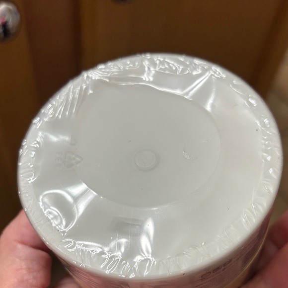 Arctic Serenity Milk and Honey Body Butter - BNWT/SEALED NEVER USED OR OPENED - Picture 7 of 8